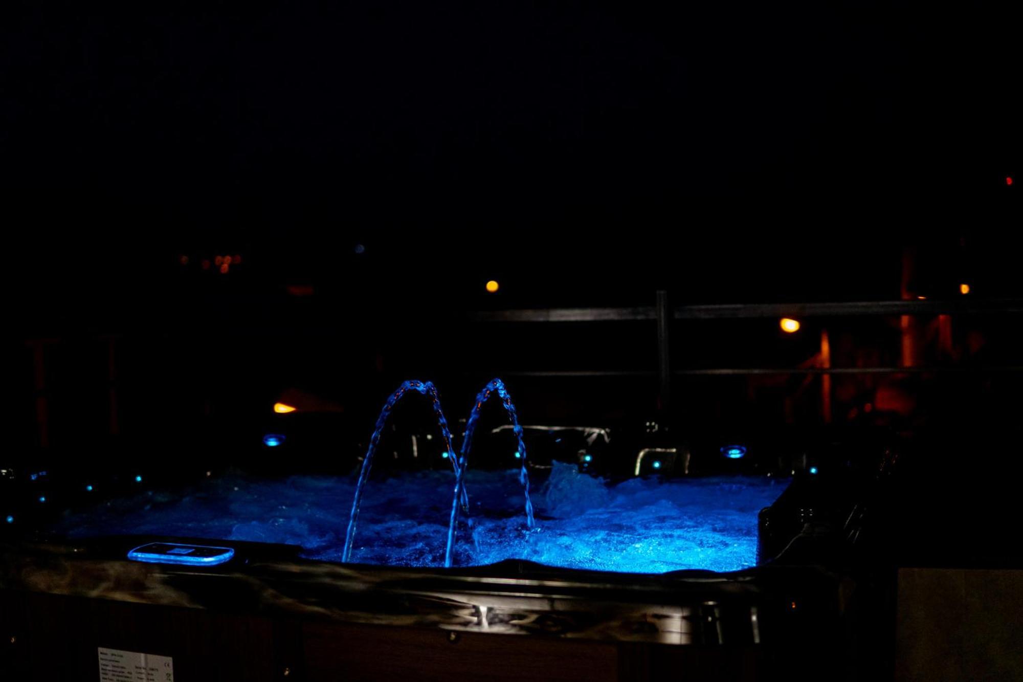 Hotel Fantazia Oradea Ngoại thất bức ảnh